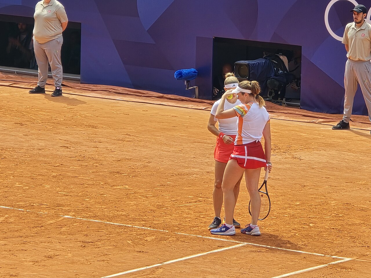 Noskova denies Kostyuk to set up all-Czech Wimbledon final