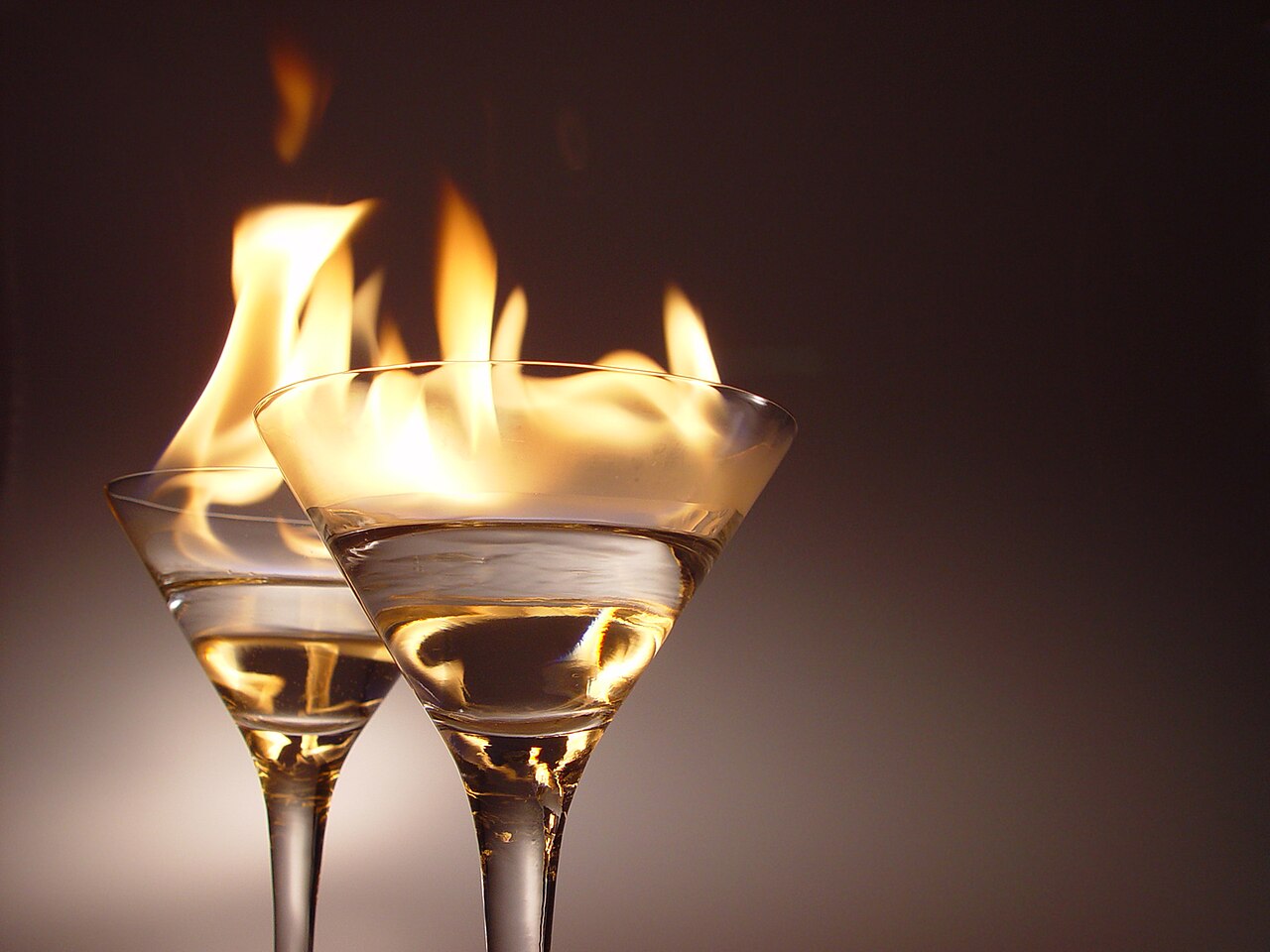 Build a UK Home Bar: Classic Cocktail Recipes to Get You Started