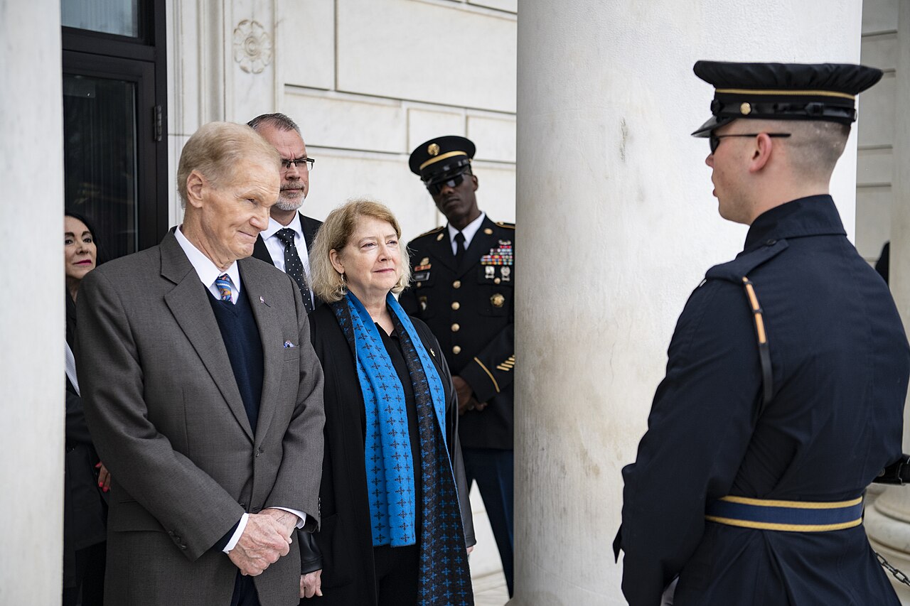 NASA Photographer Captures Images from F-18 Over Washington